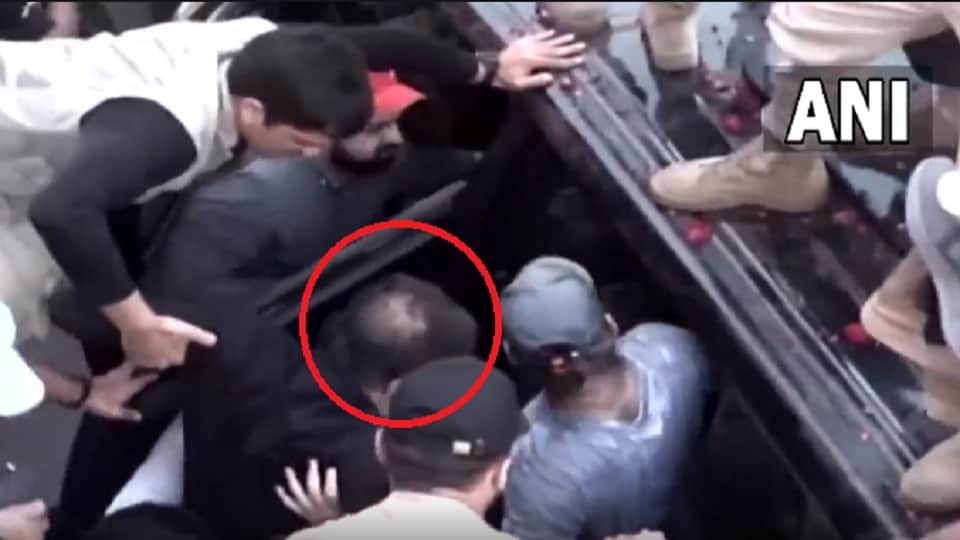 PEMRA imposed ban all TV channels broadcasting and rebroadcasting Imran Khans speeches press conferences