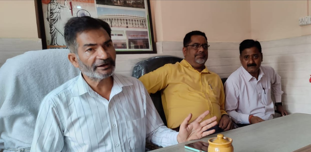 Lawyers pen down-shutter down strike from today