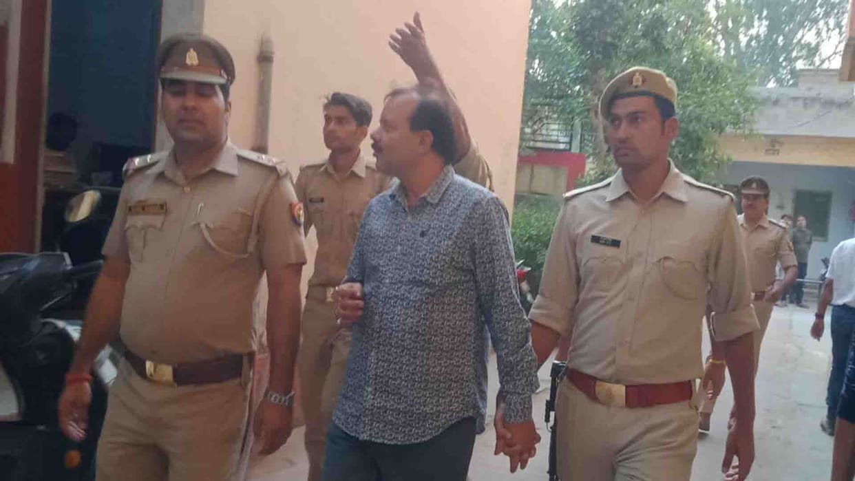 Case filed against 11 including BSP leader Anupam Dubey, Ransom was sought after kidnapping for the plot three