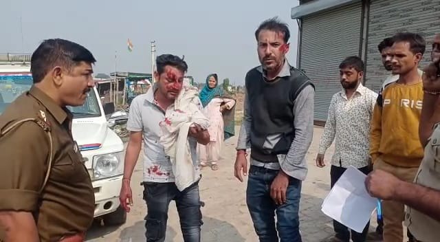 Head-on collision of two bikes, four injured