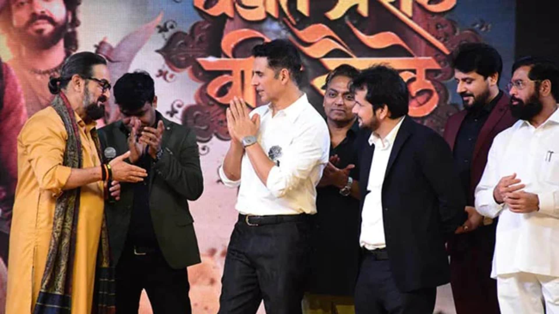 Akshay Kumar is all set To make his marathi debut with mahesh manjrekar film will play shivaji maharaj role