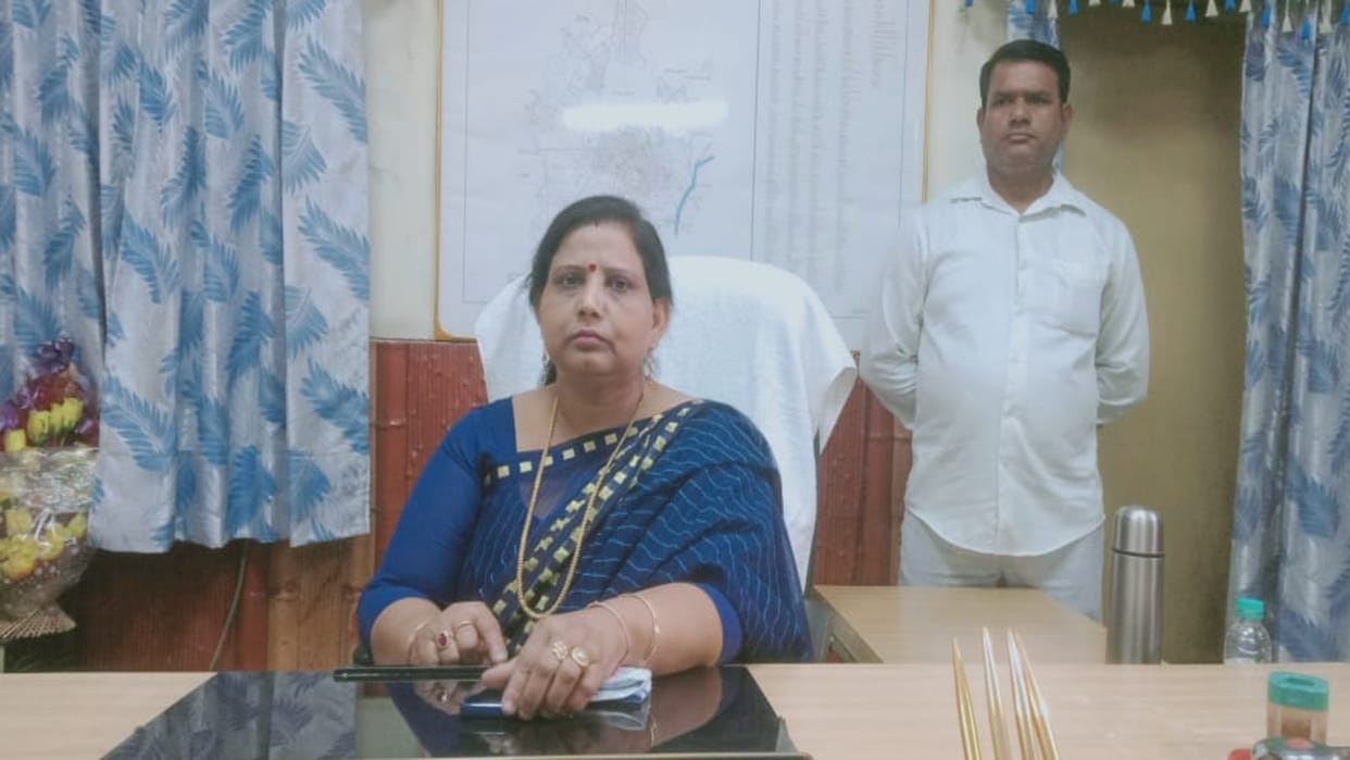 MEERUT: Mayor Sunita Verma saysMunicipal commissioner insulted the post of mayor by removing Steno