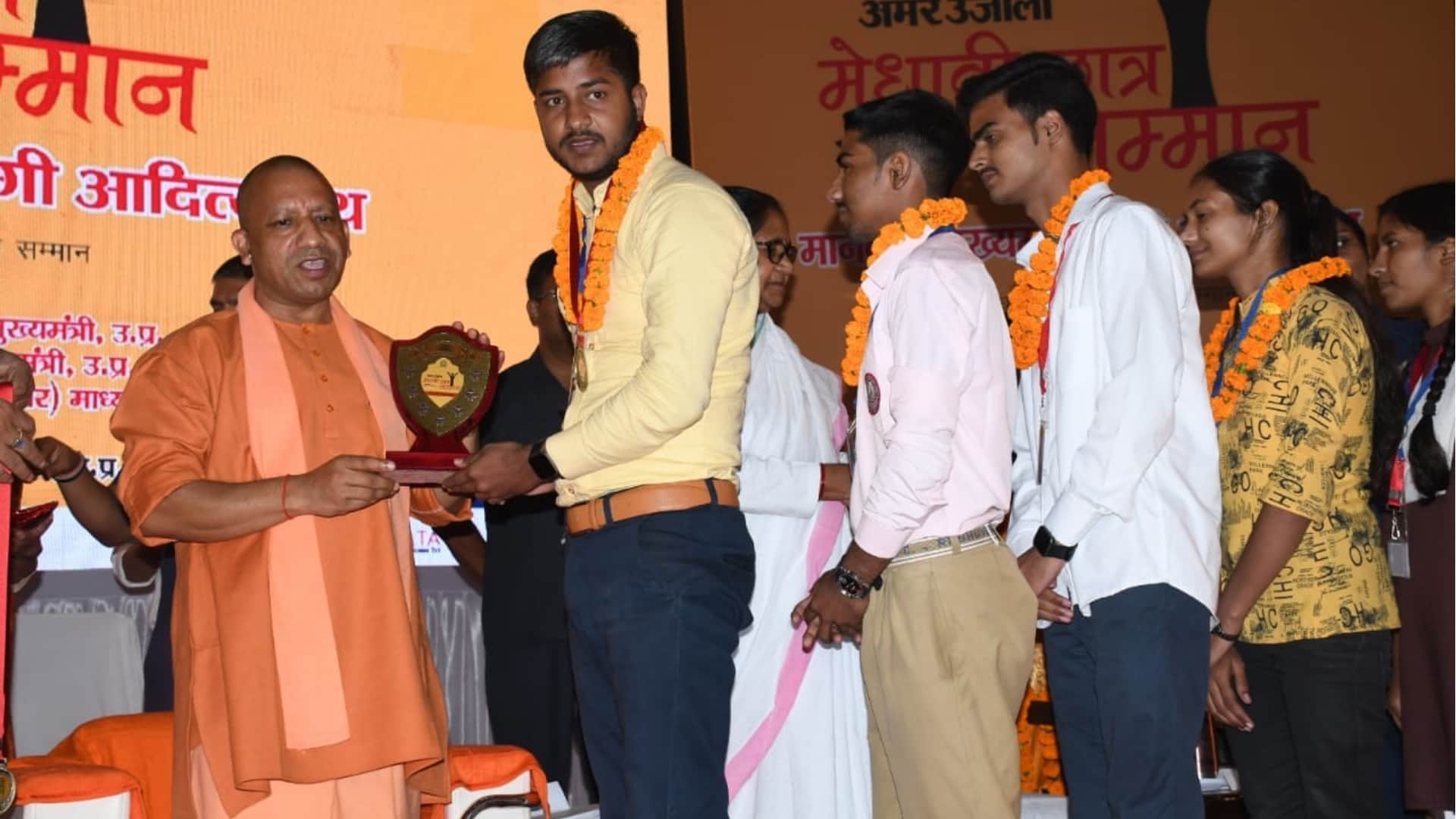 Pics of Medhavi Chhatra Samman 2022.