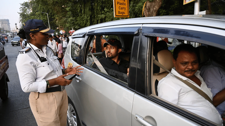 Up Govt To Waive Off 17 Lakh Pending Traffic Challans In Noida, What To Do If Paid Already - Amar Ujala Hindi News Live - Traffic Challans:योगी सरकार 17 लाख ट्रैफिक चालान