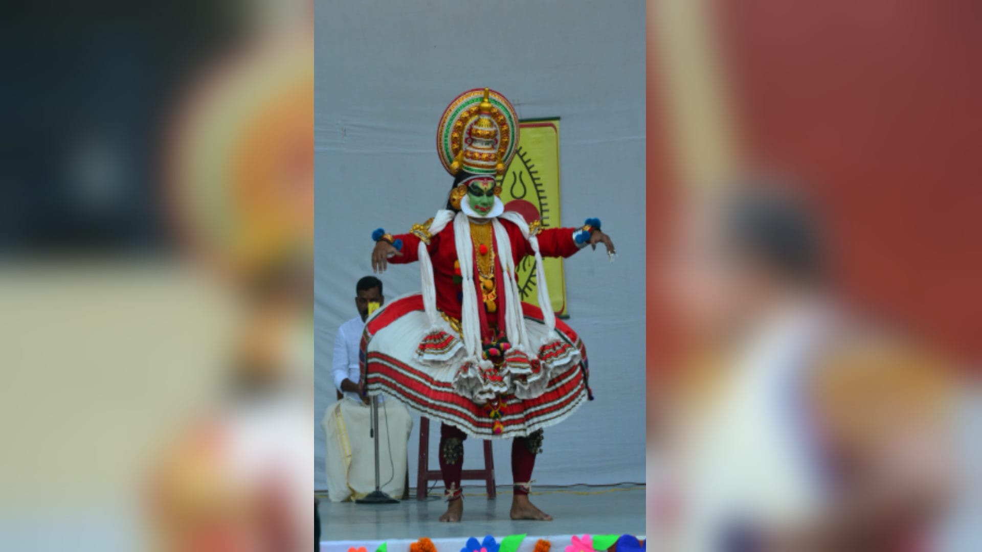 Muzaffarnagar: Viewers were mesmerized by Kathakali of Amaljeet in a programme and see photos