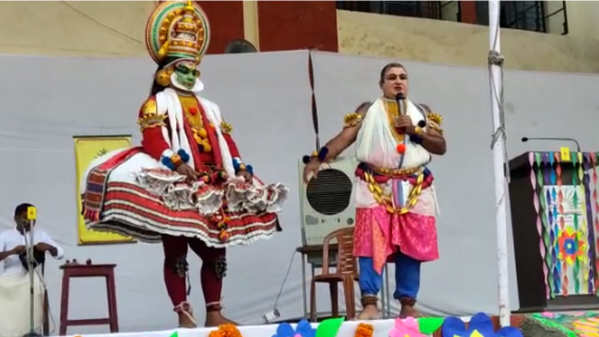 Muzaffarnagar: Viewers were mesmerized by Kathakali of Amaljeet in a programme and see photos