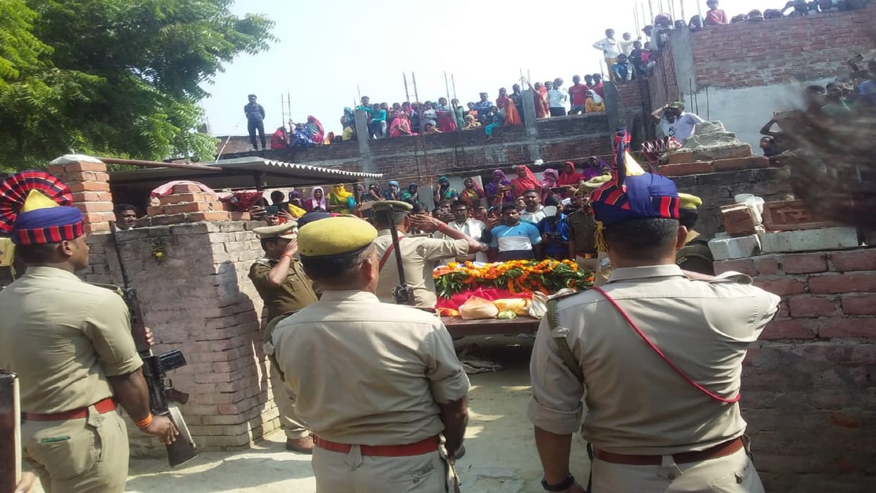 When the body of the MLA gunner reached, there was chaos, the last rites were performed after the