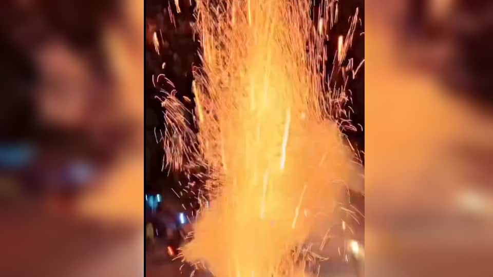 Roorkee News: Three youth Arrested for celebrate birthday in running car on road and fireworks on roof