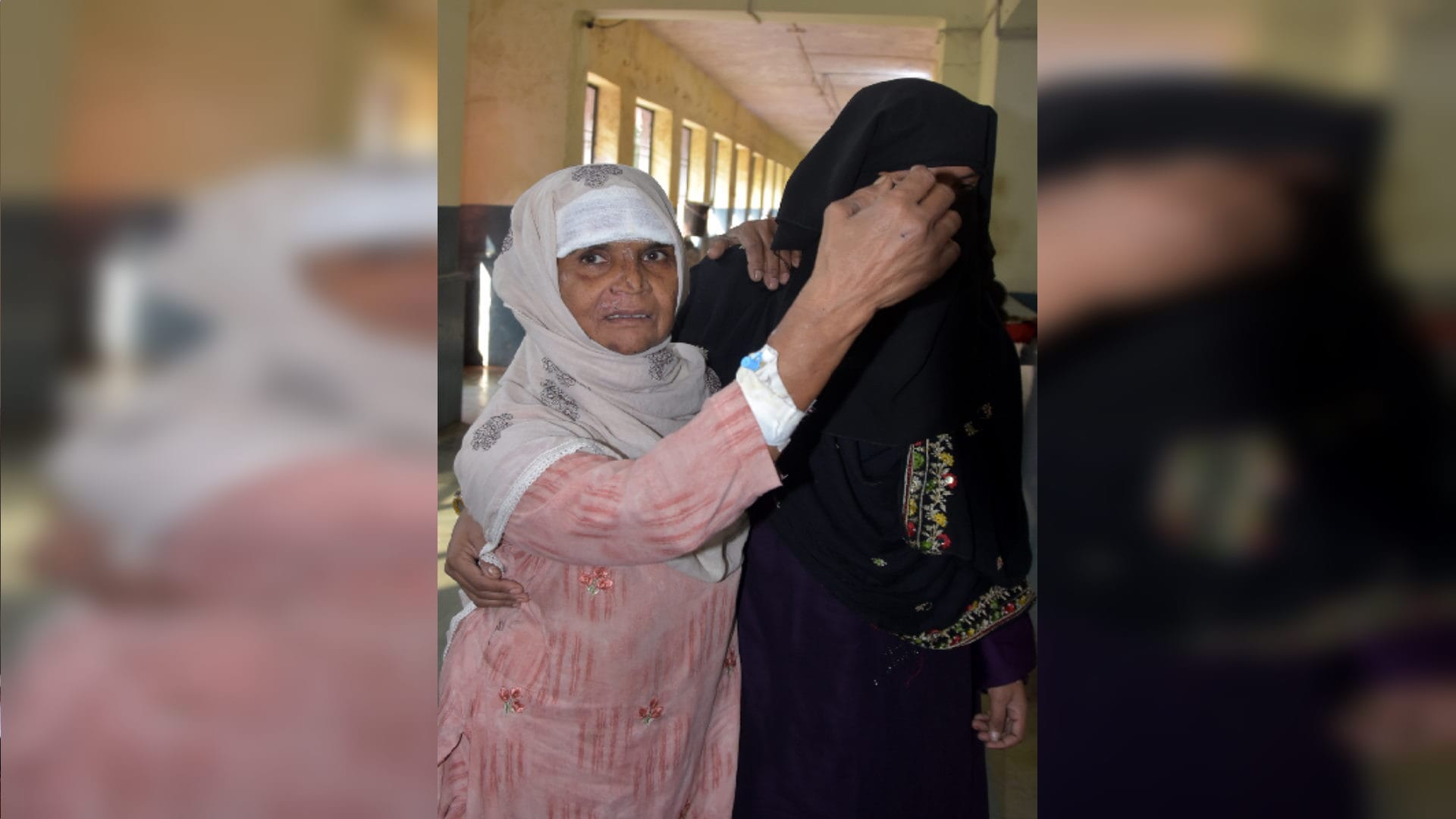 Saharanpur Sanitation system in district hospital has collapsed treatment of two patients on one bed