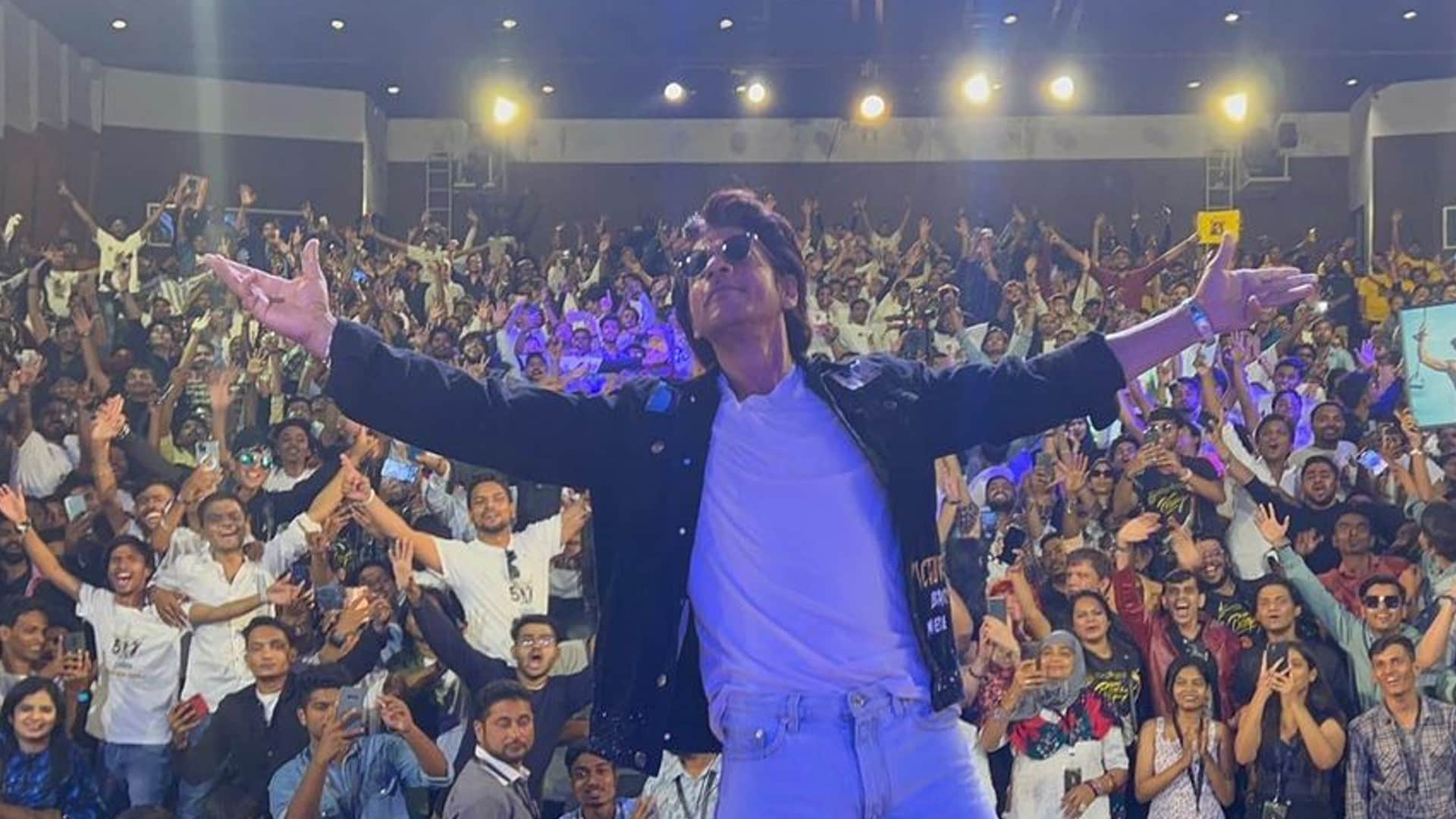 Shah Rukh Khan showcases some dance moves on his popular song Chal Chaiyya Chaiyya in his birthday
