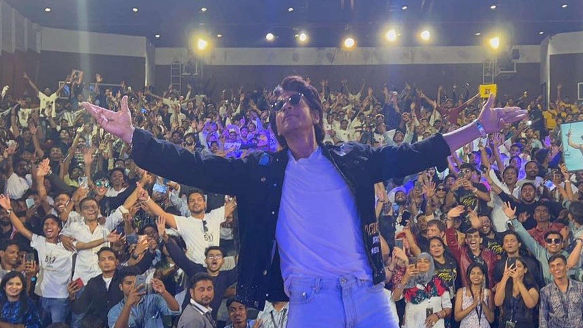 Shah Rukh Khan showcases some dance moves on his popular song Chal Chaiyya Chaiyya in his birthday