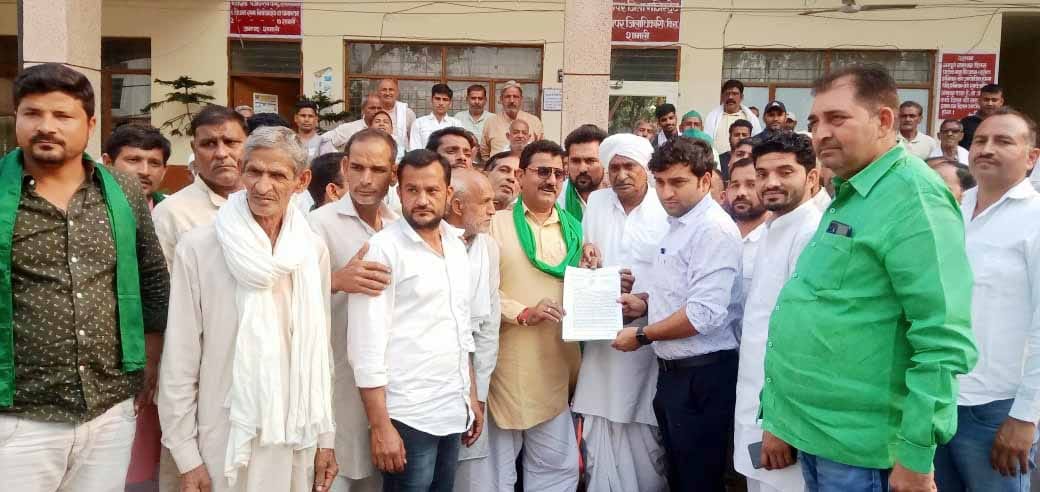 Demand to declare sugarcane price Rs 400 per quintal
