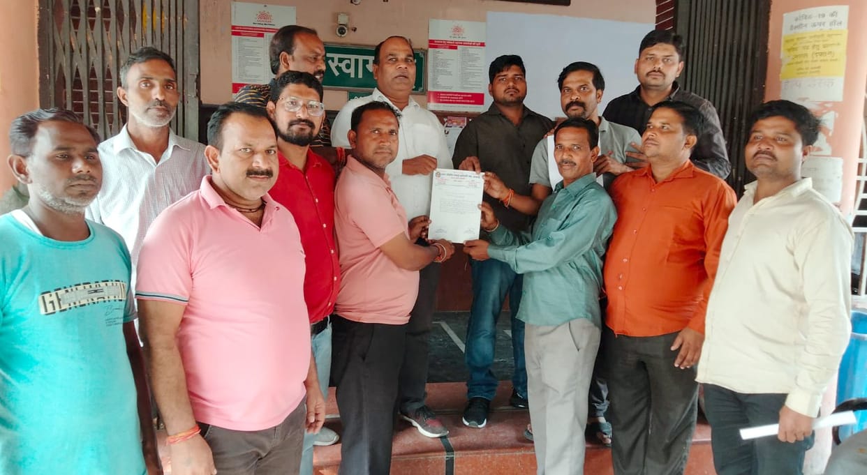 Outsourcing employees of the municipality submitted a memorandum