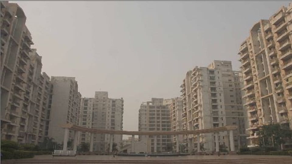 Development Authority built houses by spending billions of rupees but not buyers in agra