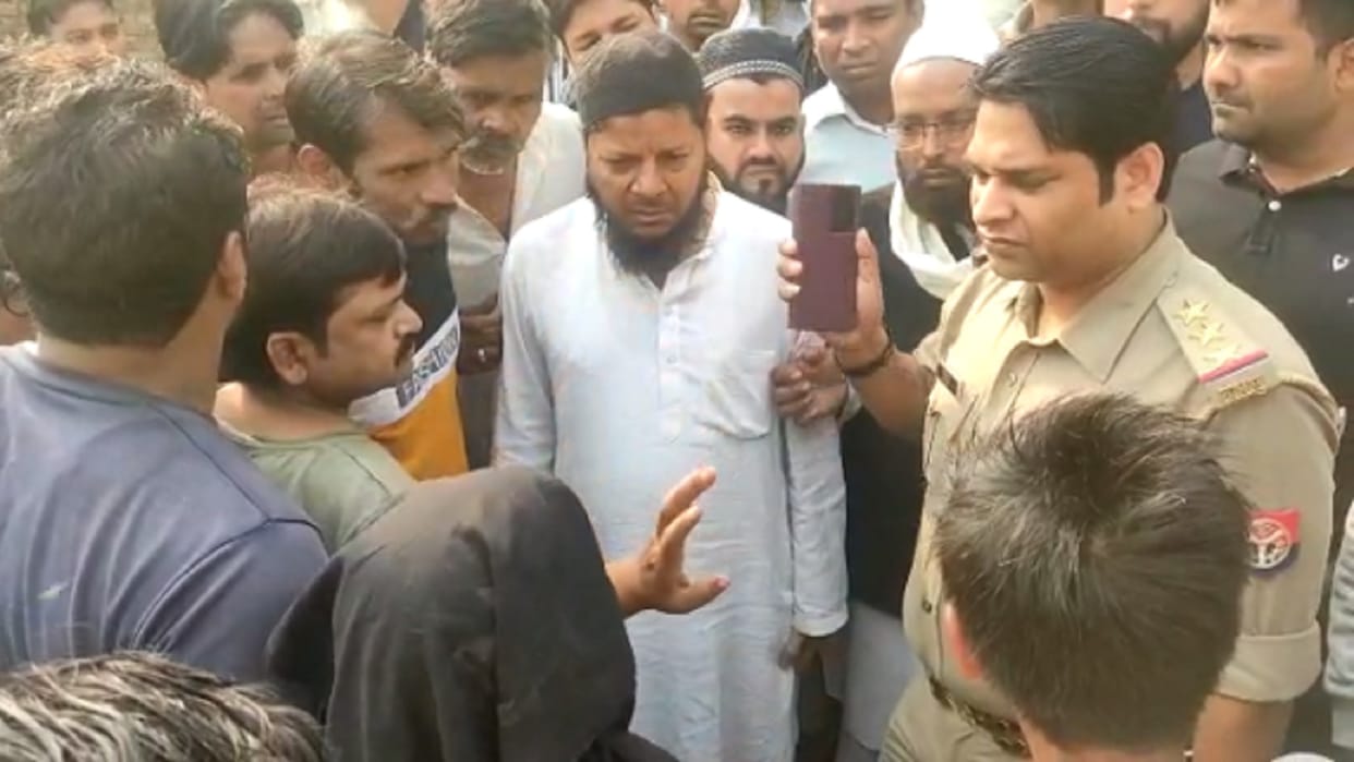 Dead body of youth found in Bijnor, family members allege murder