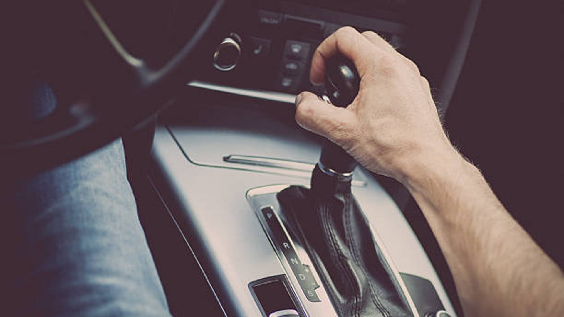 manual vs automatic transmission which is better automatic gearbox advantages and disadvantages