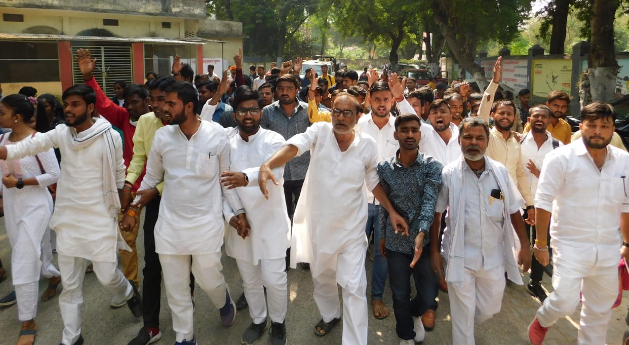 Students on the road for student union elections