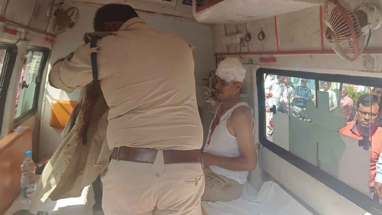 attack on chhattisgarh police team that went to catch liquor smuggler