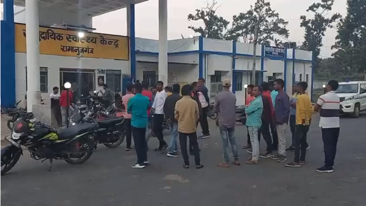 ruckus in hospital after death of young man in chhattisgarh