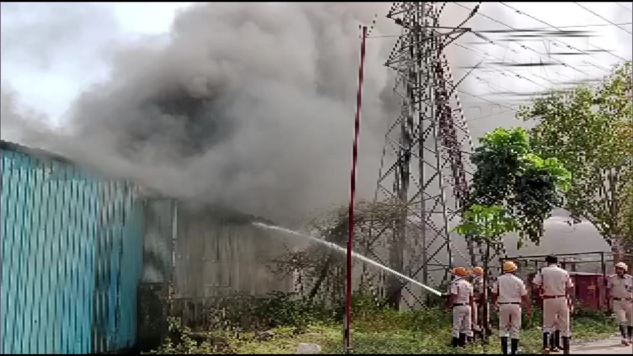 Gujarat Massive fire in company named Ganesh Packaging in Dabhel area of Daman Further details awaited