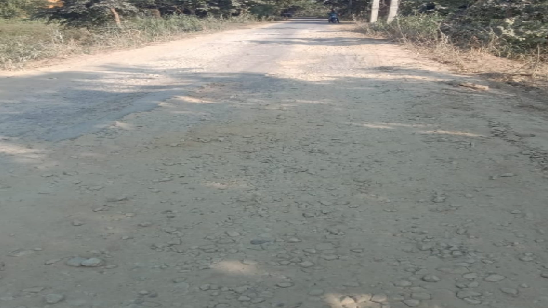 more than 20 roads of gorakhpur collapsed during making four lane and other roads