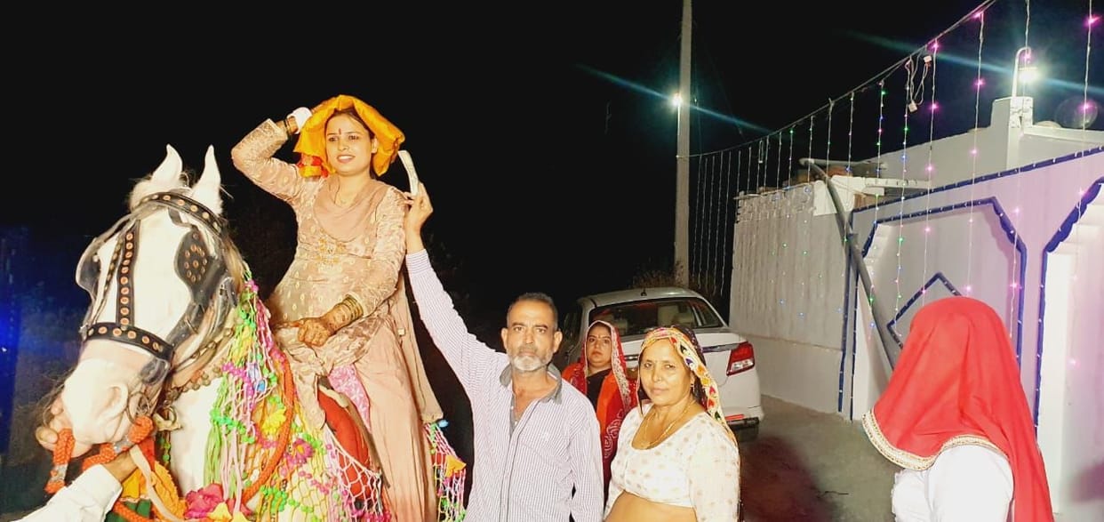 Daughter got married with mare and DJ