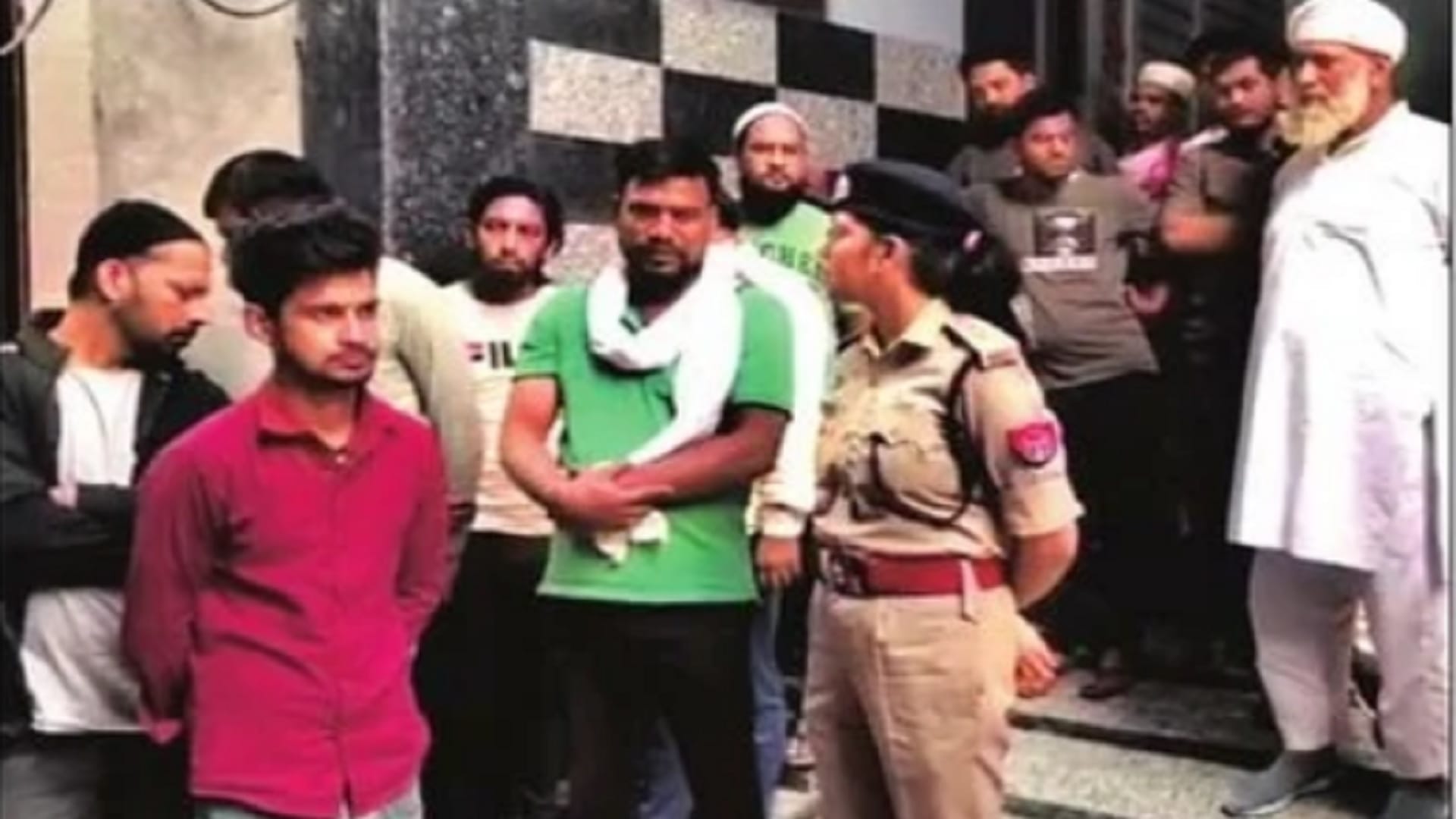 Ghaziabad Murder Brother Mohid slit his mouth, Tohid slit his throat Mother caught Gulfsa hands and feet