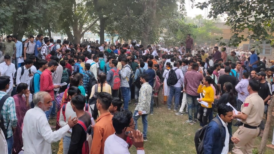 Uproar of candidates reached roadways booking for CET exam in Hisar