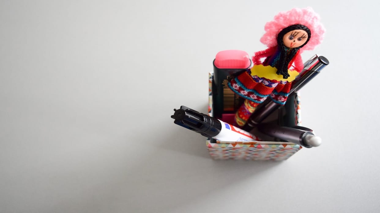 Life Hacks How to Make Pen Holder With Old glass Know The Method Here
