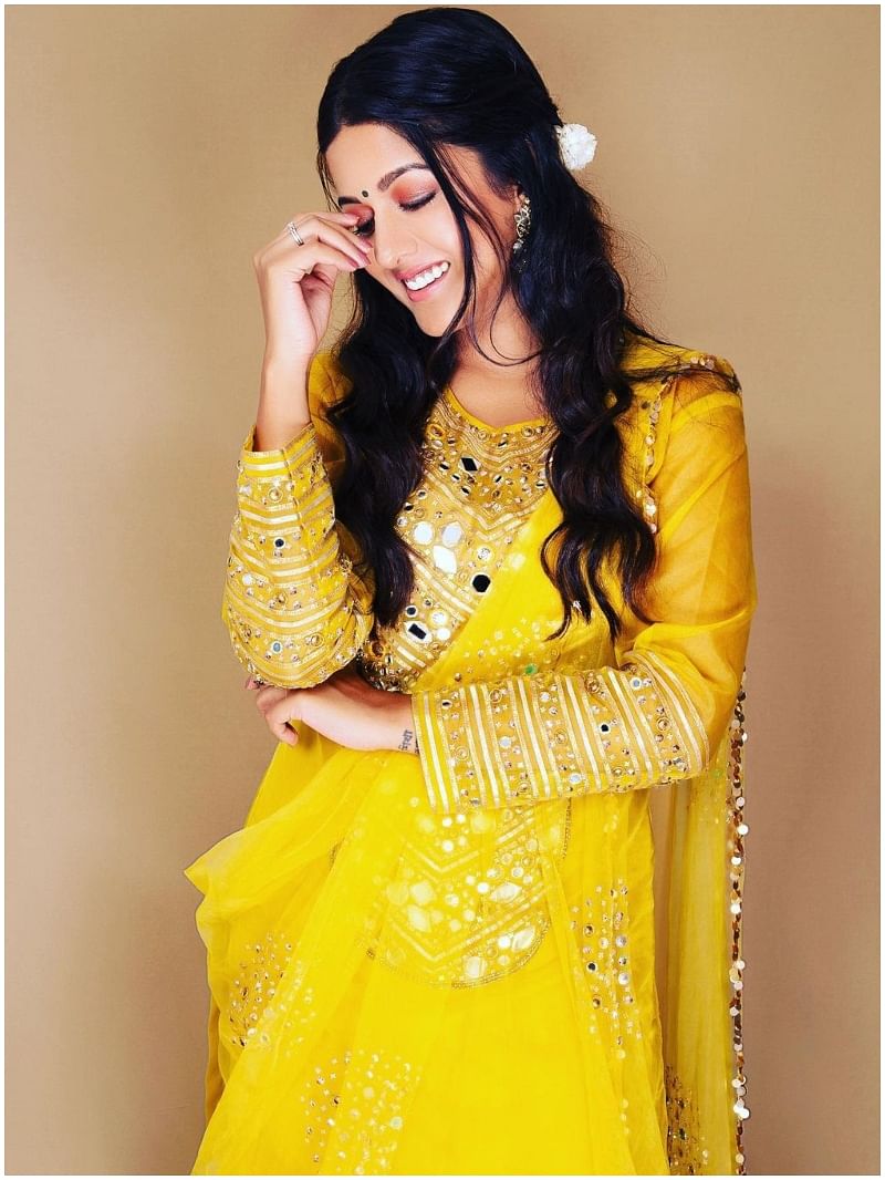 Yellow Sharara Suit for Haldi Ceremony! | Pakistani bride, Wedding outfit,  Pakistani dresses
