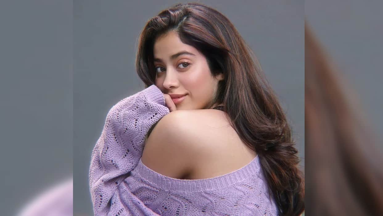 Janhvi Kapoor reveal bathroom has no lock show inside pictures of chennai house due to sridevi boney kapoor