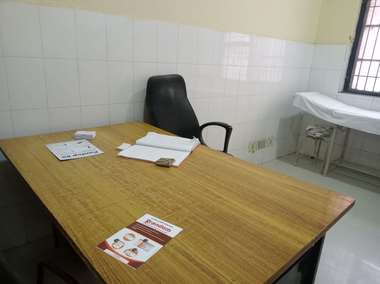 Kanpur Dehat: Three doctors missing from OPD of Joint District Hospital, patients wandering for treatment