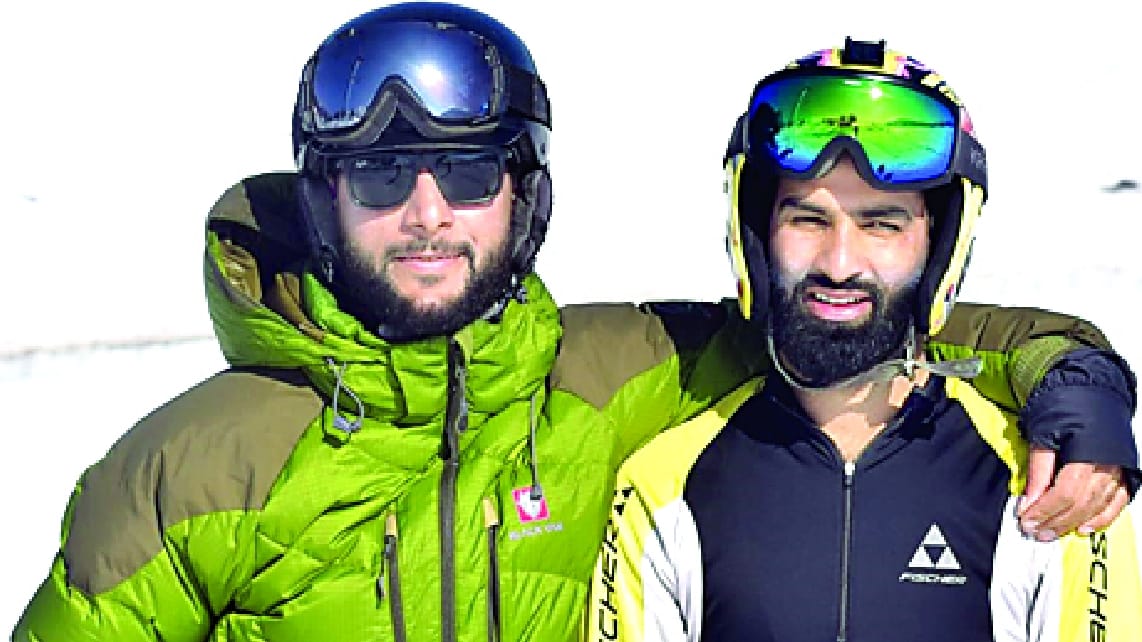 kashmir Olympian Arif Khan skier Wasim Bhat to participate in FIS race in Dubai