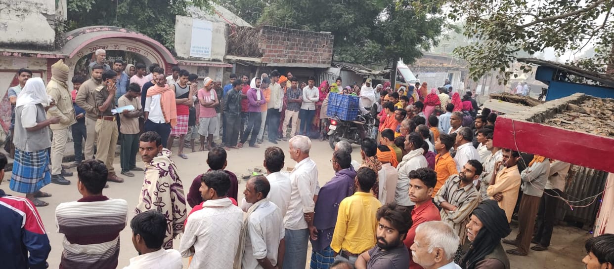 Burnt body of youth found on canal bank in Unnao