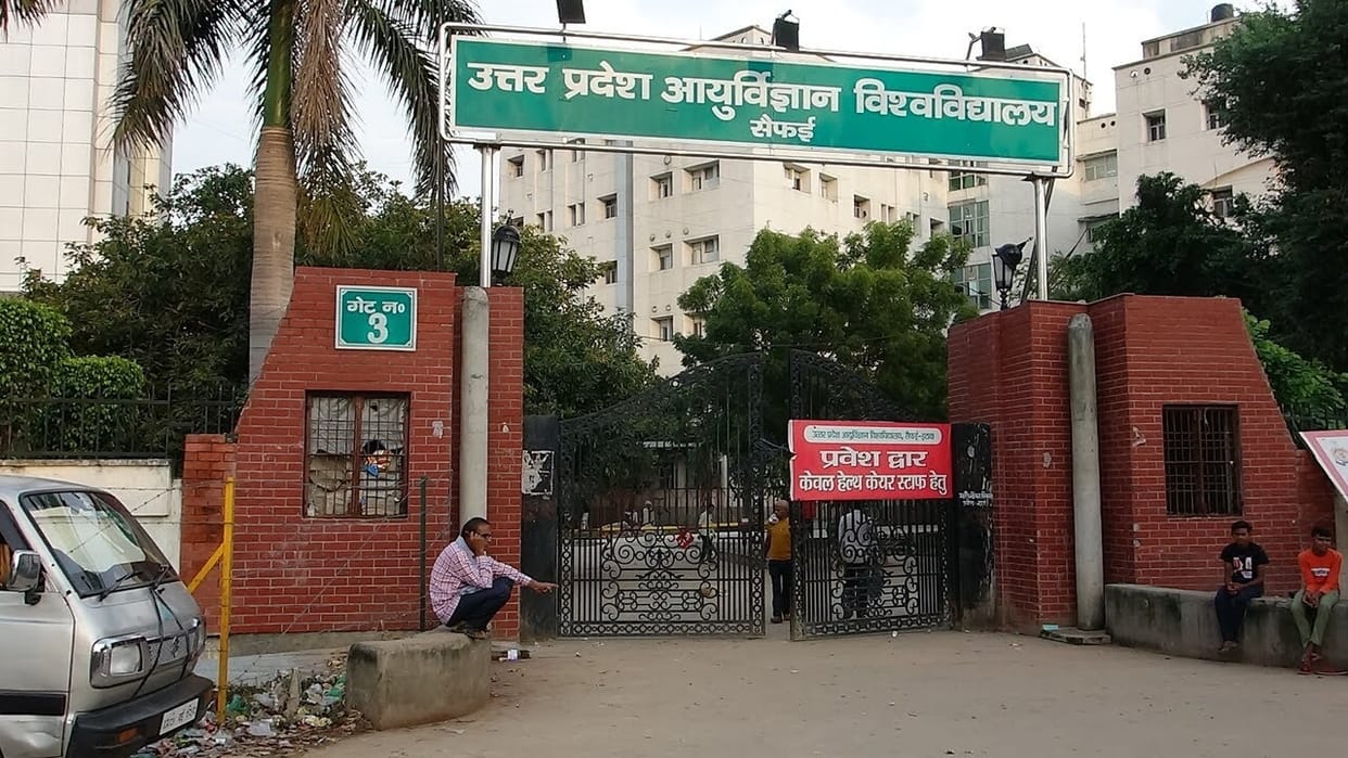 The miscreants opened fire on the doctor of Uttar Pradesh University of Medical Sciences, Saifai