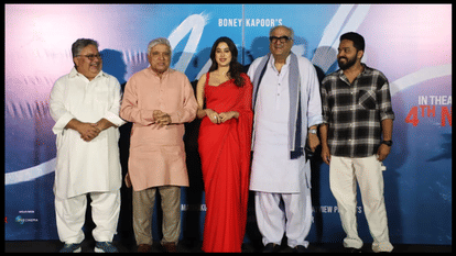 Mili Review in Hindi by Pankaj Shukla Xavier Mathukutty Janhvi Kapoor Sunny Kaushal Manoj Pahwa Sanjay Suri