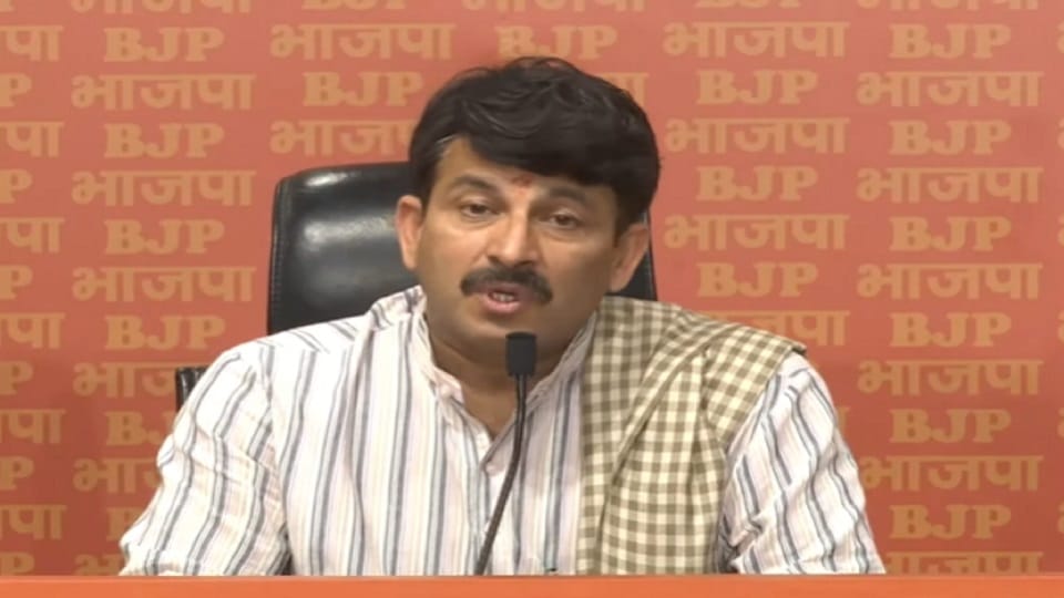AAP vs BJP: Manoj Tiwari retaliated – Sandeep Bhardwaj did not kill himself