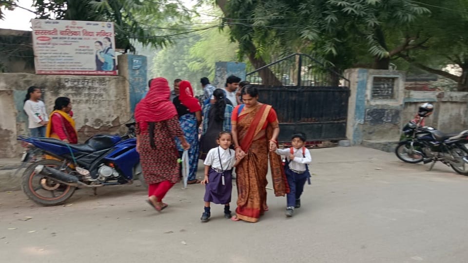 Schools open in many places in Noida disobeying the order of DM