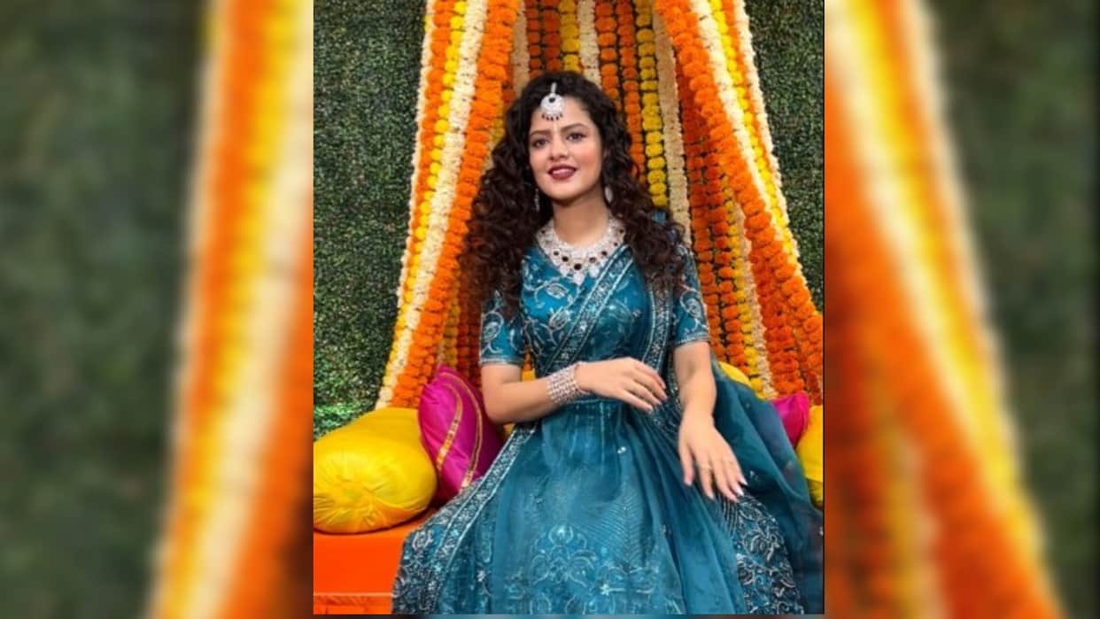 Palak Muchhal Mehndi Ceremony Video singer will tie knot with music composer Mithun Sharma