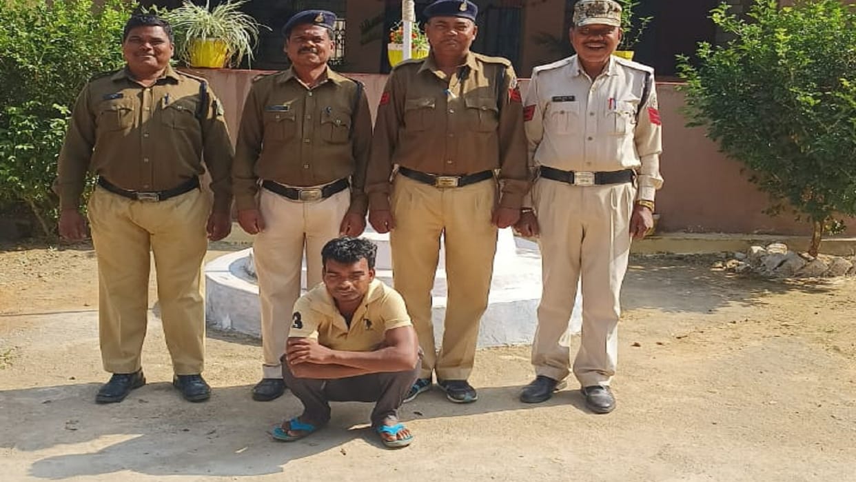 Ambikapur: Debt-ridden father attempted suicide with two sons, younger son died, accused arrested