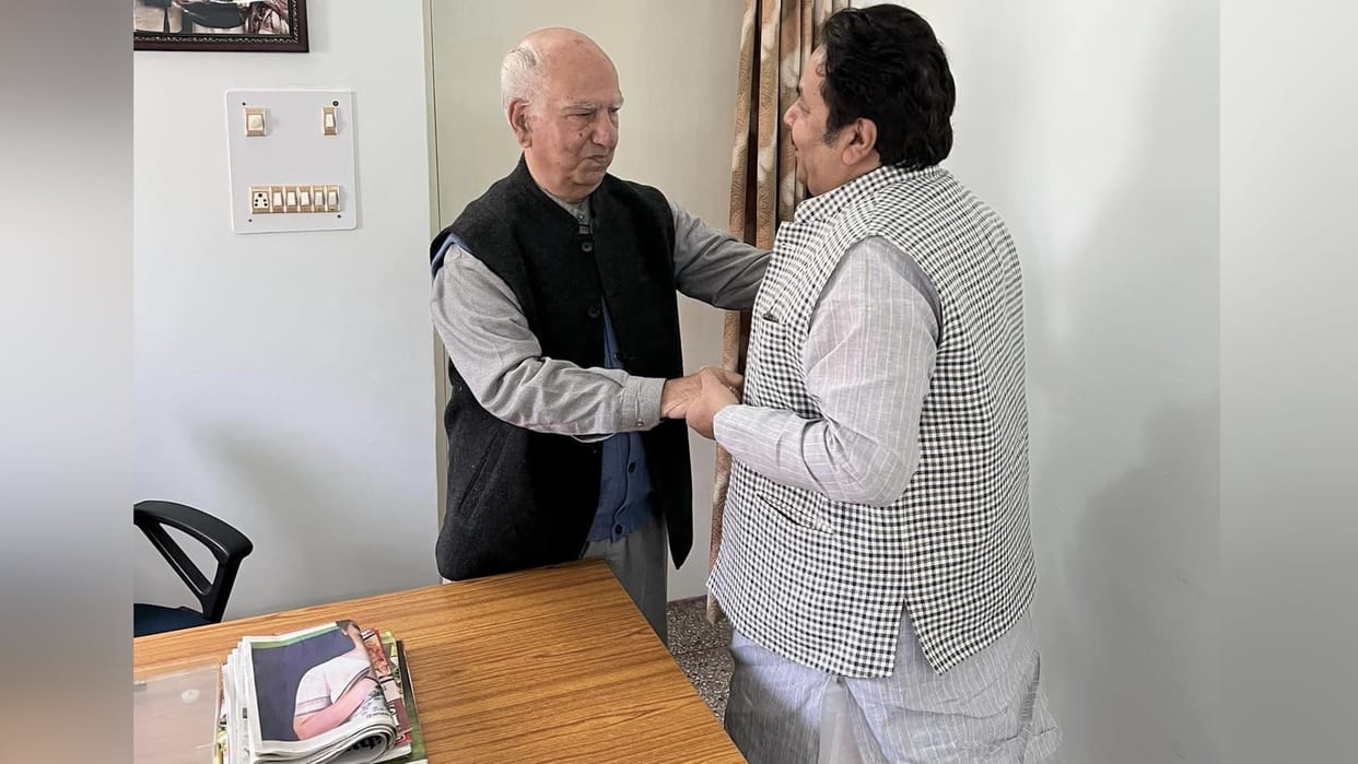 himachal election 2022, Congress state in charge Rajiv Shukla met Shanta Kuma