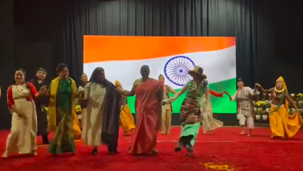 Video President Draupadi Murmu and Sikkim Chief Ministers wife Krishna Rai dance