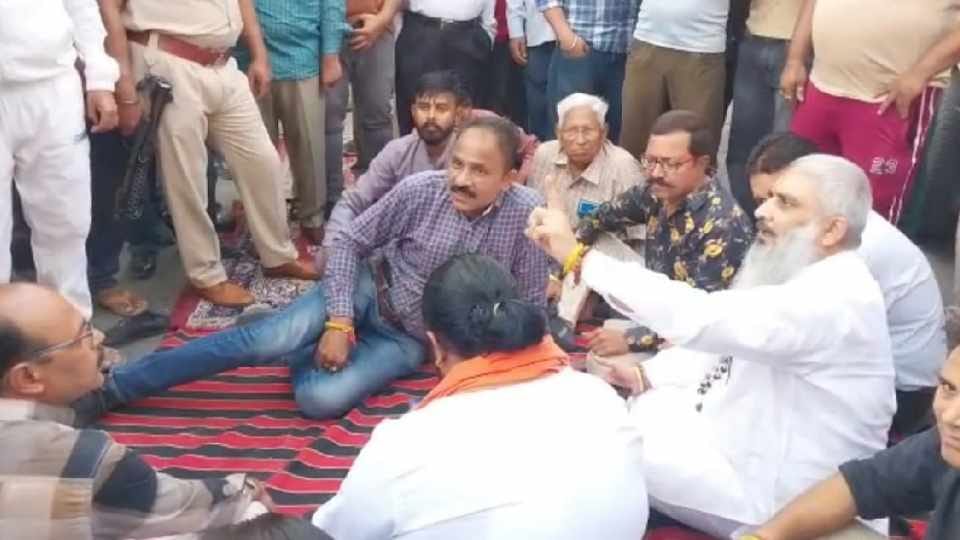 Questions raised on Punjab Police after Shiv Sena leader's murder in Amritsar