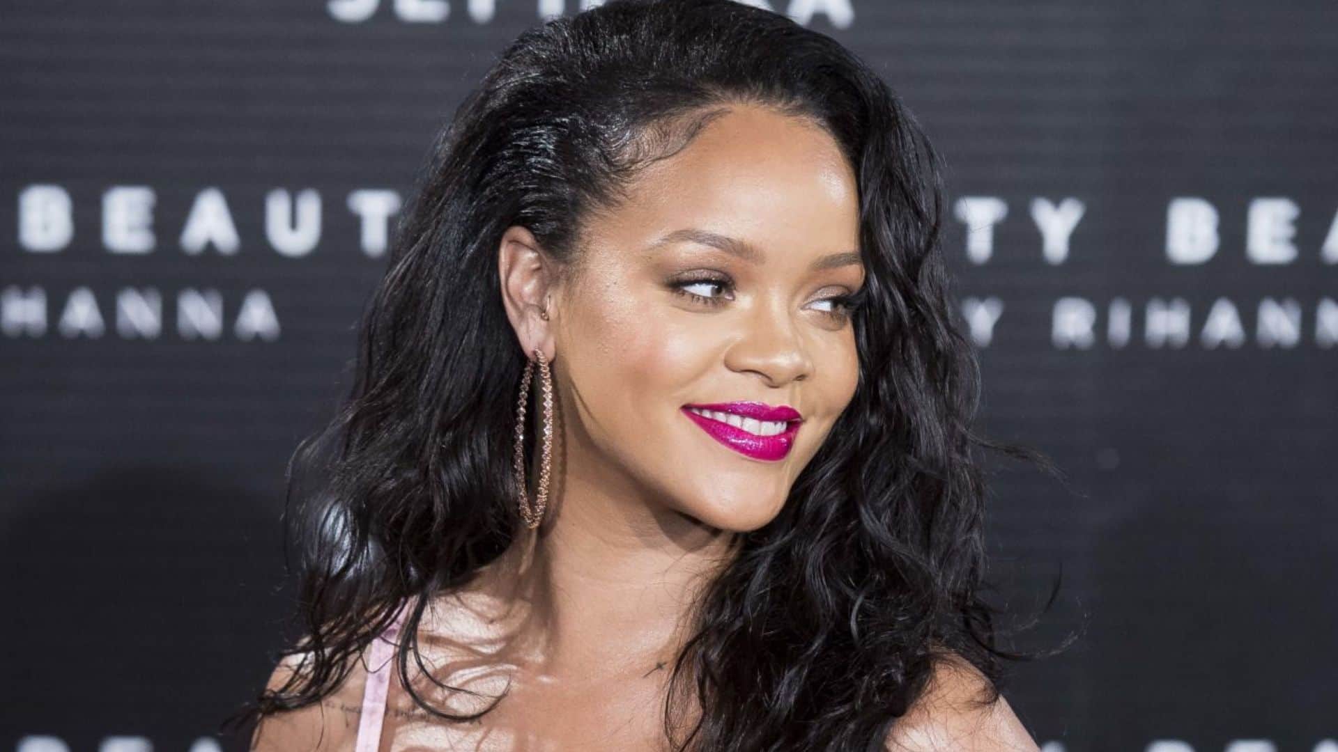 Anant Radhika Pre Wedding Pop Queen Rihanna charge more than 40 crore for ambani family function