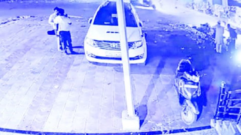 Builder Rajiv Gupta murder witness thrashed accused sent to jail