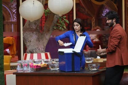 Bigg Boss 16: Janhvi Kapoor flirts with abdu rozik National TV gives singer his number
