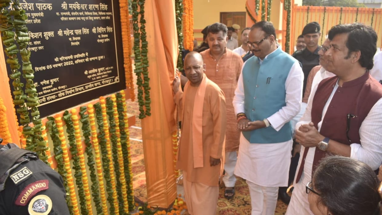 CM Yogi says in BRD College Gorakhpur Corona epidemic has presented many examples
