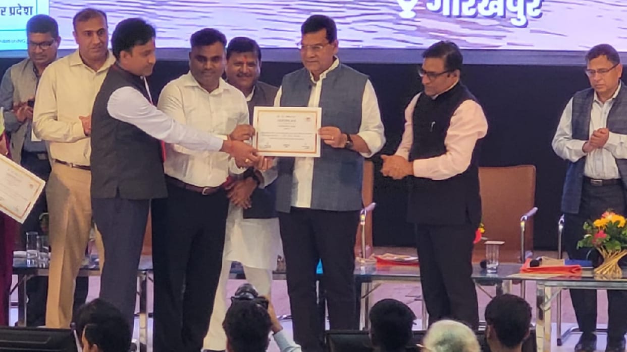 Gorakhpur Municipal Corporation got first prize in clean ward
