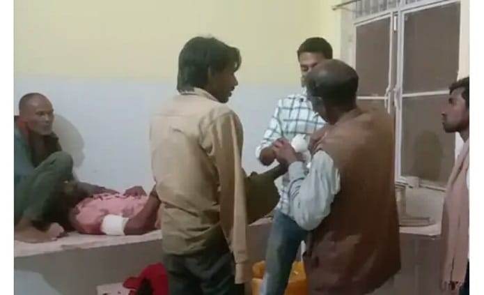 Two died and two injured due to the firing of miscreants entering the house in Banda