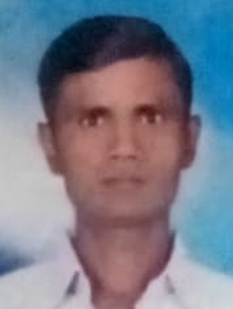 Three rides on a bike without a helmet, everyone lost their lives in the collision of the truck